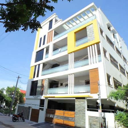 Truelife - Near Railway Station On Way To Balaji Temple - Breakfast Included - Ac 2Bhk Apartments - Coffee Tea Milk - Modular Kitchen, Super Fast Wifi, Smart Tv, 250 Jio Channels - Parking - Easy Access To All Temples - Top Service With Lots Of Love ティルパティ エクステリア 写真
