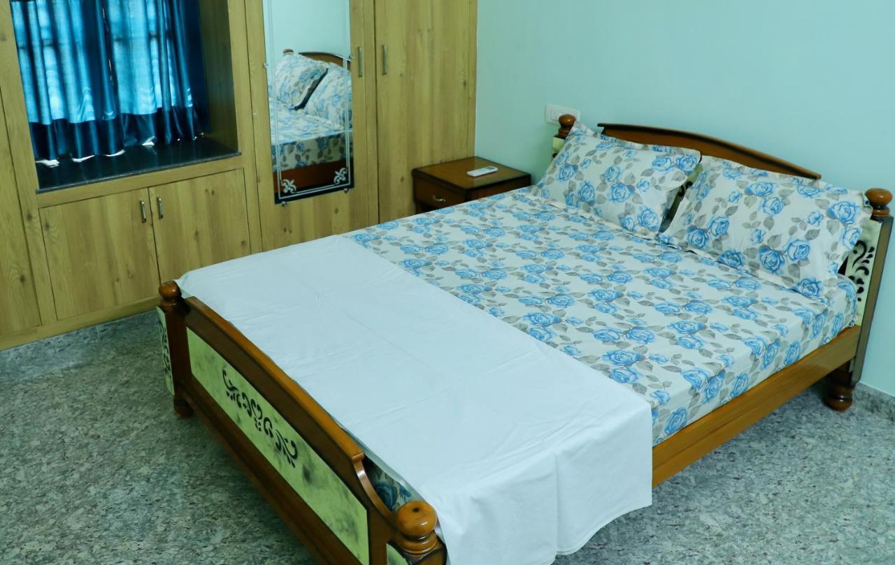 Truelife - Near Railway Station On Way To Balaji Temple - Breakfast Included - Ac 2Bhk Apartments - Coffee Tea Milk - Modular Kitchen, Super Fast Wifi, Smart Tv, 250 Jio Channels - Parking - Easy Access To All Temples - Top Service With Lots Of Love ティルパティ エクステリア 写真