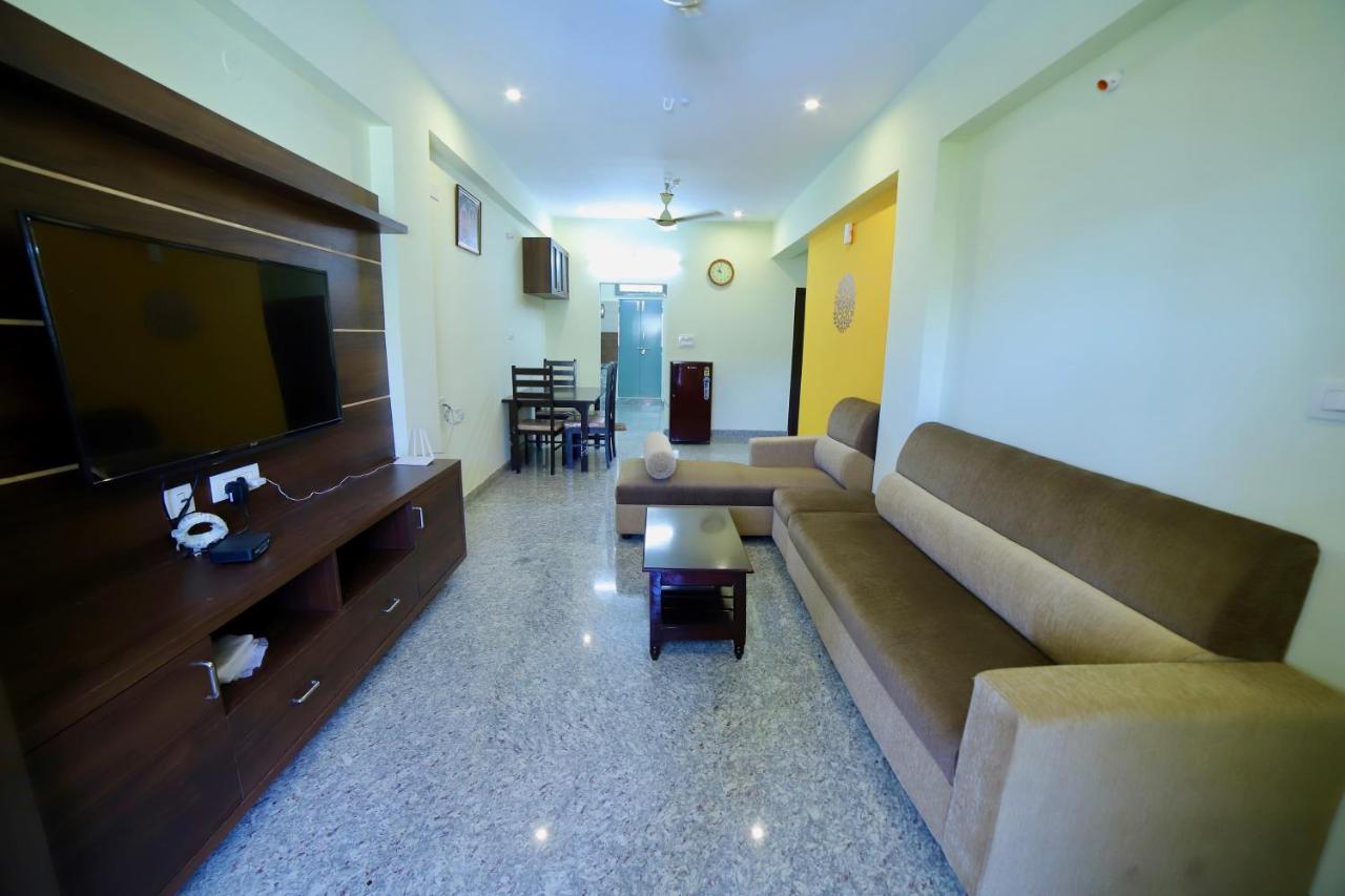 Truelife - Near Railway Station On Way To Balaji Temple - Breakfast Included - Ac 2Bhk Apartments - Coffee Tea Milk - Modular Kitchen, Super Fast Wifi, Smart Tv, 250 Jio Channels - Parking - Easy Access To All Temples - Top Service With Lots Of Love ティルパティ エクステリア 写真