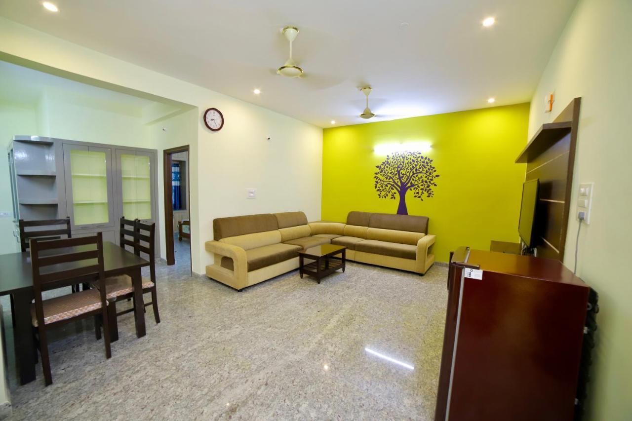 Truelife - Near Railway Station On Way To Balaji Temple - Breakfast Included - Ac 2Bhk Apartments - Coffee Tea Milk - Modular Kitchen, Super Fast Wifi, Smart Tv, 250 Jio Channels - Parking - Easy Access To All Temples - Top Service With Lots Of Love ティルパティ エクステリア 写真